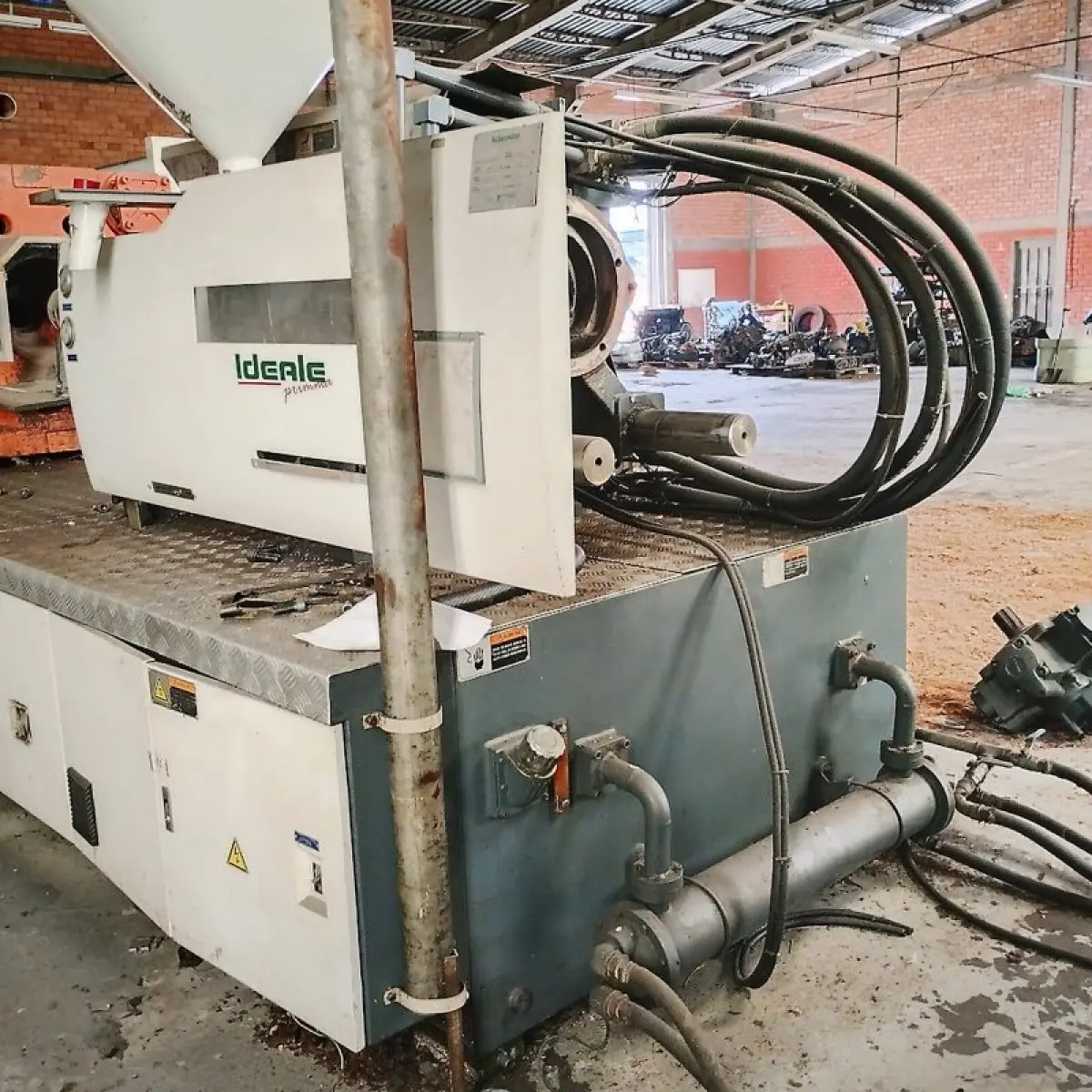 LOTE 006 - Máquina nº 05 Injetora de plástico Ideale Primma FG 380V