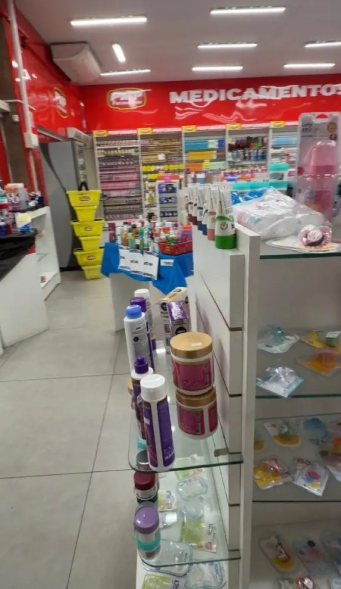 LOTE 010 - NA RUA RAMIRO BARCELOS 198 - CANOAS - Estoque composto por aproximadamente 46 mil um., abrangendo artigos de perfumaria, higiene e cuidados pessoais, cosméticos e produtos de beleza