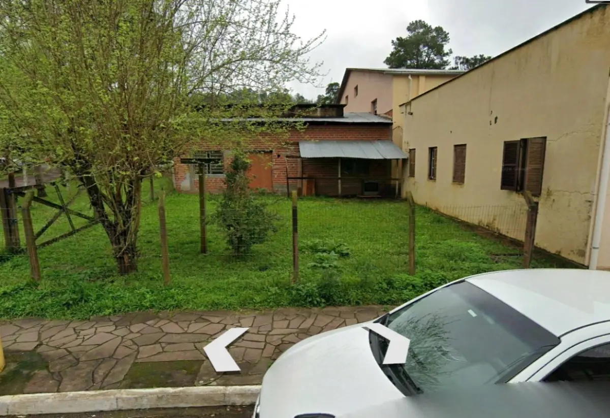 LOTE 000 - O imóvel na Rua Matias Kirten Filho, descrito na matrícula como um terreno com a superfície de 502m2, situado na Vila Maratá, no município de Brochier do Maratá