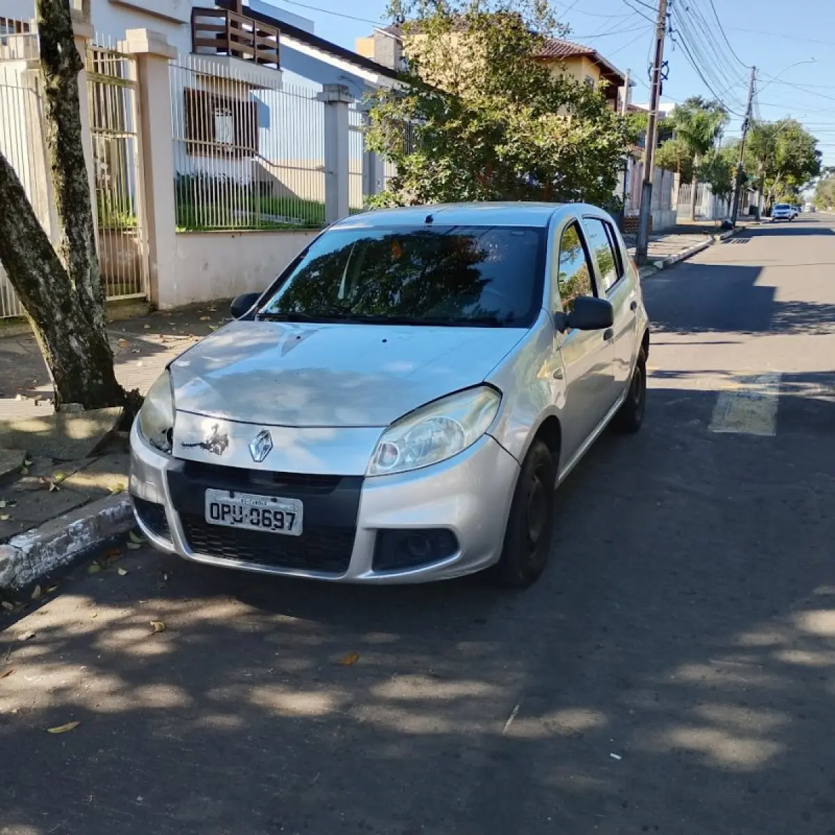 LOTE 000 - Renault/Sandero Aut1016V.0, fabricação/modelo 2013/2013, cor prata