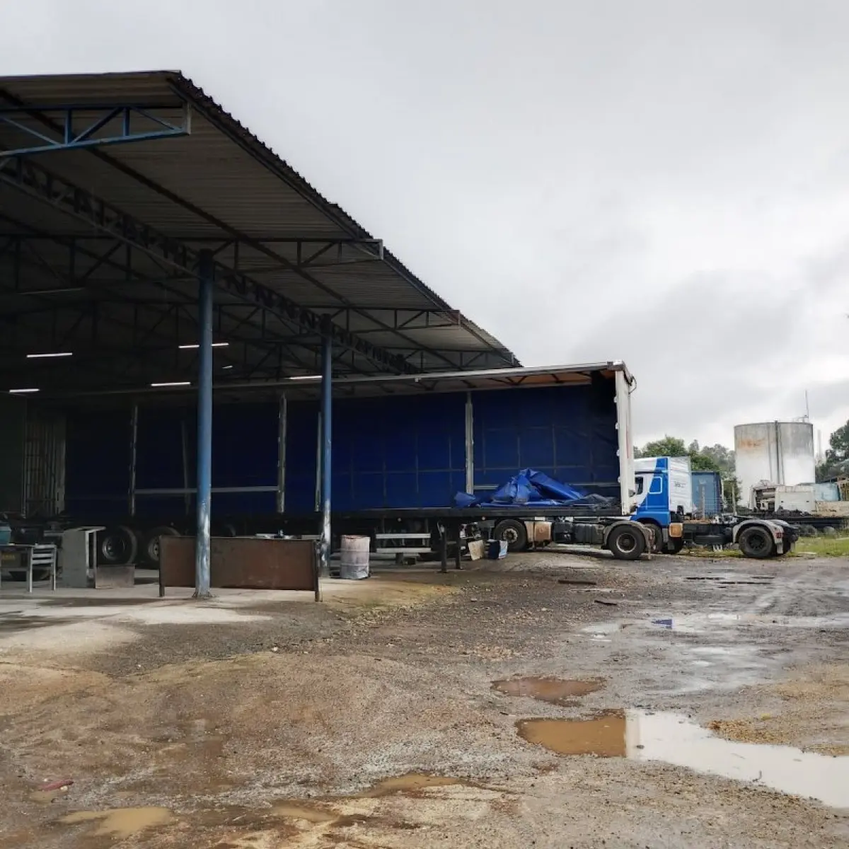 LOTE 001 - Parte Sul dos Lotes Urbanos nºs 11 e 12, da Quadra I, na Rua Juscelino Kubitschek de Oliveira, do Parque Industrial Canoas