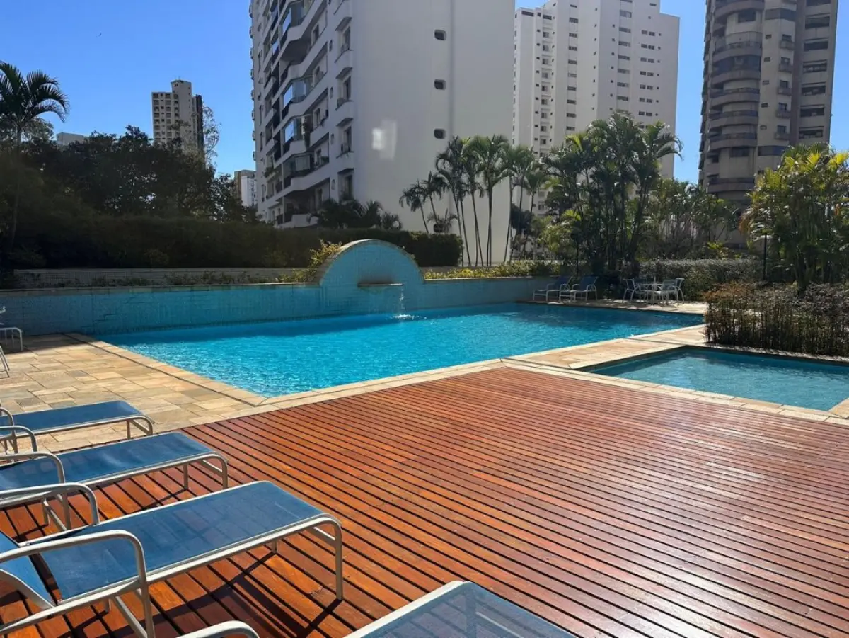 LOTE 001 - EXCELENTE APARTAMENTO NO MORUMBI EM SÃO PAULO COM 864 M2 PRIVATIVOS E 6 GARAGENS