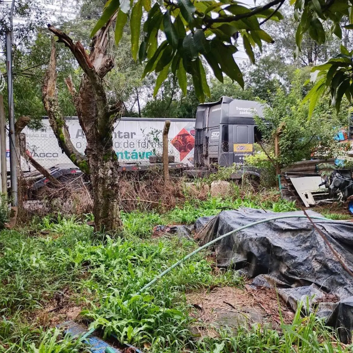 LOTE 001 - Parte Sul dos Lotes Urbanos nºs 11 e 12, da Quadra I, na Rua Juscelino Kubitschek de Oliveira, do Parque Industrial Canoas