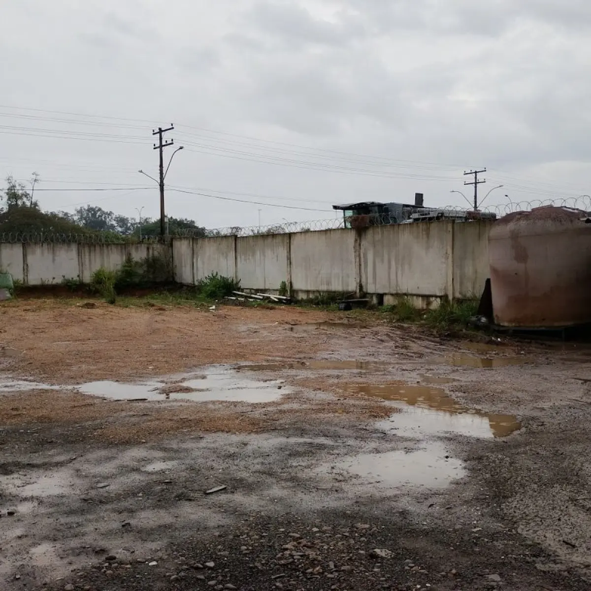 LOTE 001 - Parte Sul dos Lotes Urbanos nºs 11 e 12, da Quadra I, na Rua Juscelino Kubitschek de Oliveira, do Parque Industrial Canoas