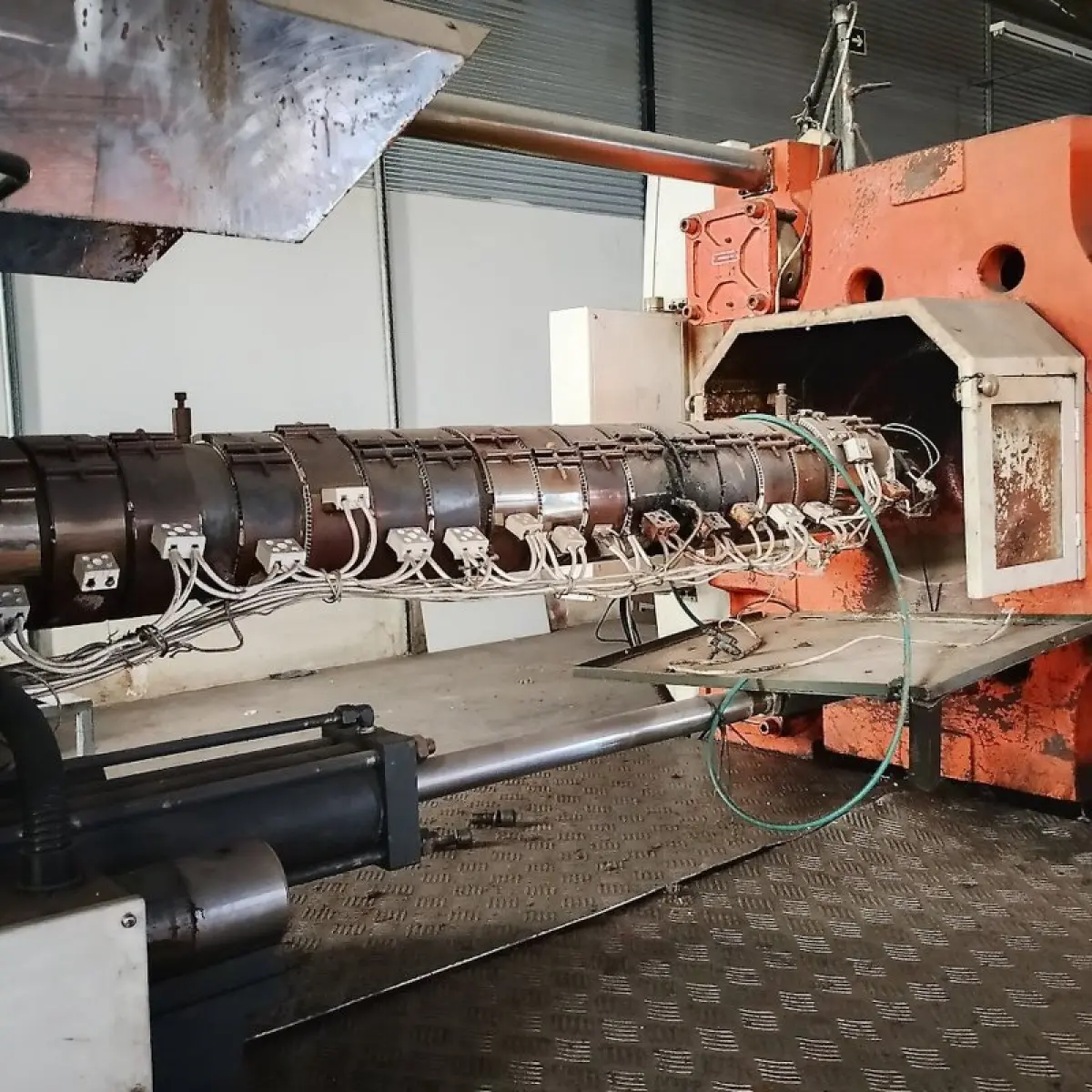 LOTE 006 - Máquina nº 05 Injetora de plástico Ideale Primma FG 380V