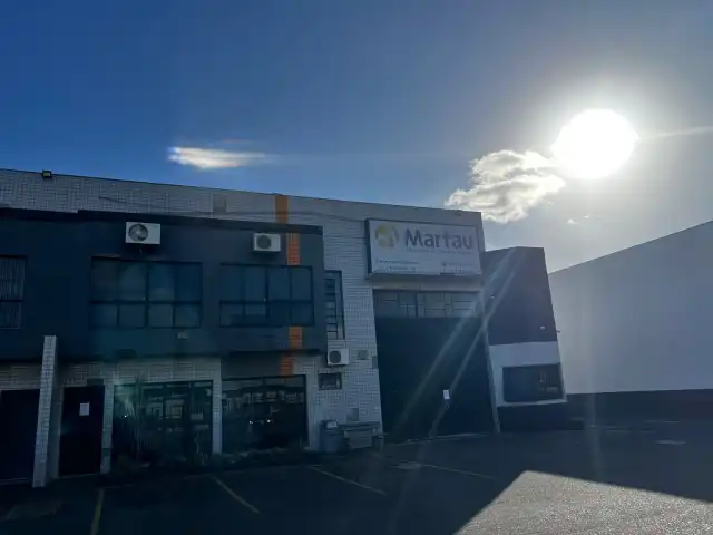 LEILÃO DE PAVILHÃO 5.000m2 EM ÁREA DE 36.000m2 EM ALVORADA – PAVILHÃO AO LADO DO BIG EM CONDOMÍNIO – VEÍCULOS – EMPILHADEIRA - ETC