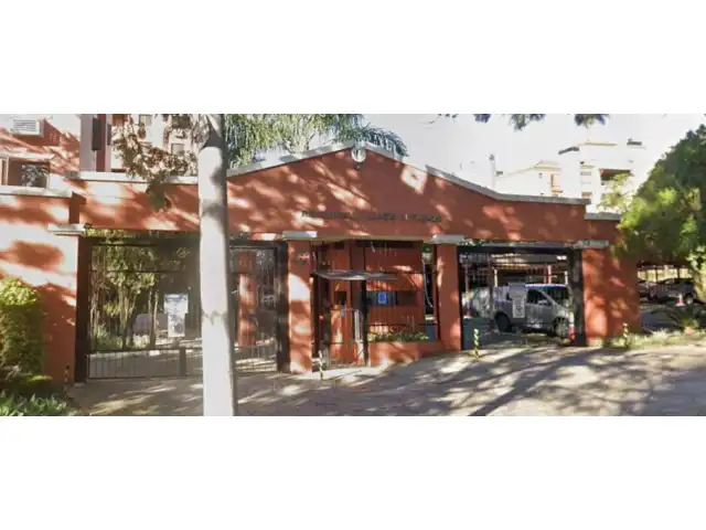 A fração de 50% do espaço-estacionamento número 26, do Edifício Villagio Di Firenze, situado na Rua Estácio de Sá, n.º 905, Bairro Chácara das Pedras, Porto Alegre/RS