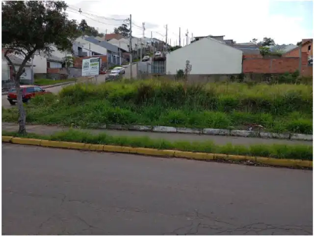 venda de Um terreno de forma irregular, composto do lote 15 da quadra 30 do Loteamento Residencial Colina Ritzel, com a área superficial de 232,75 m², sem benfeitorias.