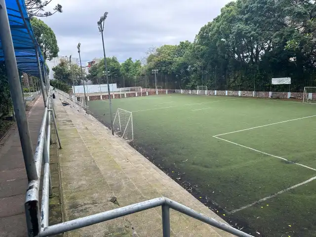 Venda de prédio com área construída de 13.296,00 m² e seu respectivo terreno de configuração irregular. (antigo colégio americano)