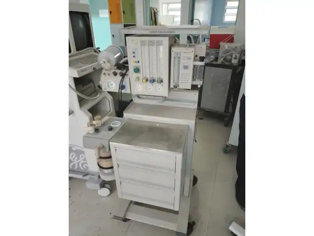 LEILÃO DE MÓVEIS HOSPITALARES