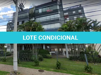 LOTE 000 - APTO. 530m2 COBERTURA E BOXES p/3 CARROS. Recebemos a proposta nas seguintes condições: R$ 790.000,00: Entrada de 25% Saldo em 30 vezes mensais com correção do igpm, Com a condição de haver despacho na homologação de imissão de posse do bem arrematado. Garantia do próprio imóvel no parcelamento conforme o CPC. OBS: ESSE LEILOEIRO VAI ABRIR O LEILÃO COM ESSE PROPOSTA NOTIFICANDO TODOS OS INTERSSADOS LOGADOS, PARA DEPOIS APRESENTAR EM JUIZO O RESULTADO DO LEILÃO