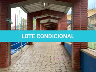 LOTE 001 - GRANDE IMÓVEL CENTRO DE LINS COM 2 ESQUINAS - EM AVENIDA - COM GINASIO COBERTO - SALAS - ESCOLA