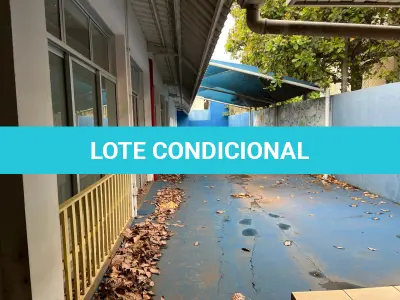 LOTE 001 - GRANDE IMÓVEL CENTRO DE LINS COM 2 ESQUINAS - EM AVENIDA - COM GINASIO COBERTO - SALAS - ESCOLA