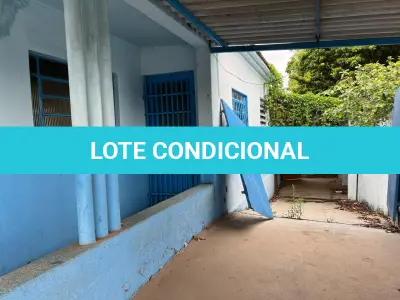 LOTE 001 - GRANDE IMÓVEL CENTRO DE LINS COM 2 ESQUINAS - EM AVENIDA - COM GINASIO COBERTO - SALAS - ESCOLA
