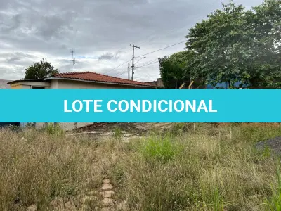 LOTE 001 - GRANDE IMÓVEL CENTRO DE LINS COM 2 ESQUINAS - EM AVENIDA - COM GINASIO COBERTO - SALAS - ESCOLA