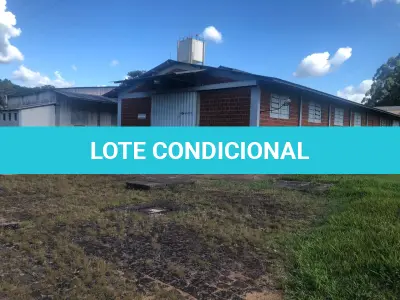 LOTE 001 - >>>   73% DE DESCONTO  de início <<<  Lote dos dois terrenos: Imóvel 1 - Pavilhão Industrial com área construída de 4.052,47 m2, já averbada, e mais 1.628m2 aprox., não averbados, c/pavilhões, depósitos, escritórios dentro de imóvel c/área de 25.798,02m2 E  Imóvel 2 – Pavilhão Industrial de esquina c/área construída de 2.543,52 dentro do imóvel c/área de 6.245,50m2