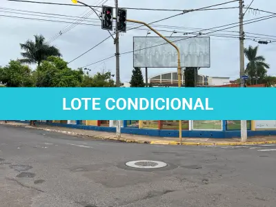 LOTE 001 - GRANDE IMÓVEL CENTRO DE LINS COM 2 ESQUINAS - EM AVENIDA - COM GINASIO COBERTO - SALAS - ESCOLA