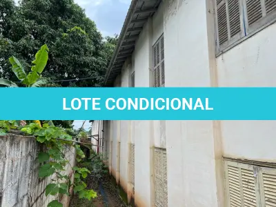 LOTE 001 - GRANDE IMÓVEL CENTRO DE LINS COM 2 ESQUINAS - EM AVENIDA - COM GINASIO COBERTO - SALAS - ESCOLA