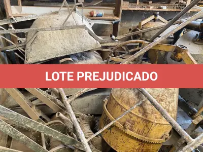 LOTE 027 - Betoneira