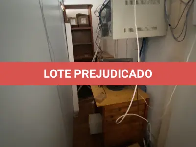 LOTE 001 - Imóvel e maquinas para laticínio