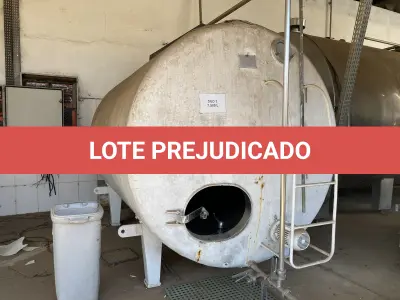 LOTE 001 - Imóvel e maquinas para laticínio