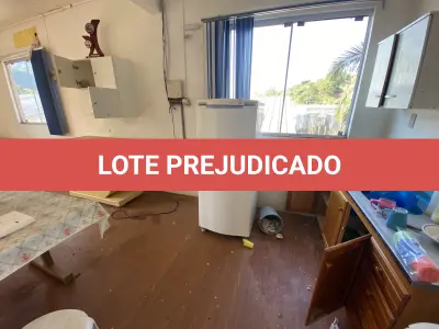 LOTE 001 - Imóvel e maquinas para laticínio