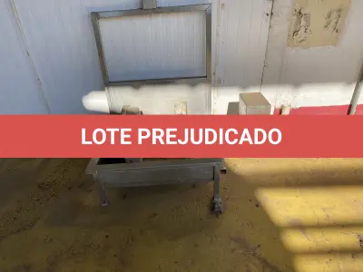 LOTE 001 - Imóvel e maquinas para laticínio