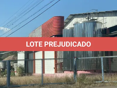 LOTE 001 - Imóvel e maquinas para laticínio