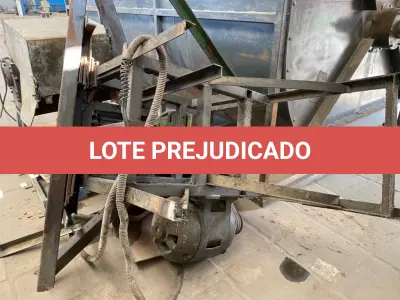 LOTE 07 - misturador usado, com partes separadas