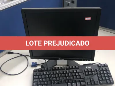 LOTE 139 - Monitor e teclado 