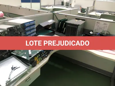 LOTE 372 - Equipamentos de teste, placas, cabos, roteadores 