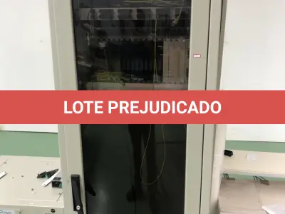 LOTE 370 - Rack com equipamentos de teste 