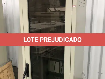 LOTE 329 - Rack com equipamentos de teste 