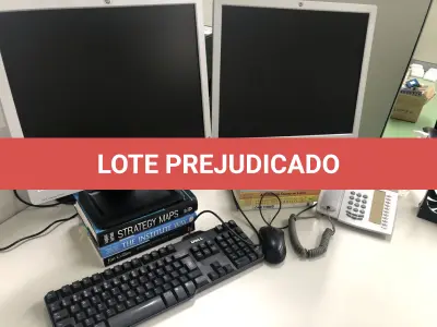 LOTE 191 - Cpu, 2 monitores, teclado, mouse e telefone 