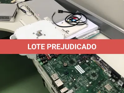 LOTE 312 - 2 monitores, teclado e mouse, roteadores, antena , monitor, cpu, monitor 