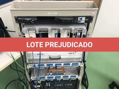 LOTE 155 - Rack com equipamentos de teste 