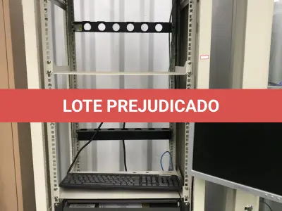 LOTE 339 - Rack com equipamentos de teste 