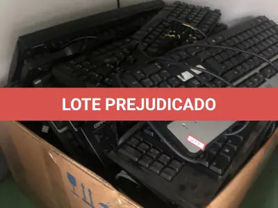 LOTE 278 - 5 cpus, roteador, monitor, lote de fios e carregadores, dvd, aquecedor de folhas, mouses, teclados, fontes  