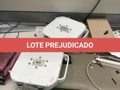 LOTE 312 - 2 monitores, teclado e mouse, roteadores, antena , monitor, cpu, monitor 