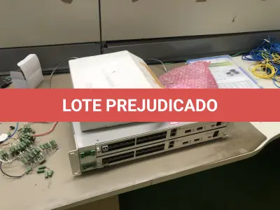 LOTE 372 - Equipamentos de teste, placas, cabos, roteadores 