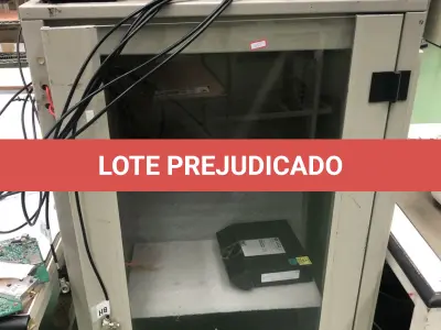 LOTE 482 - Rack com equipamentos de teste 