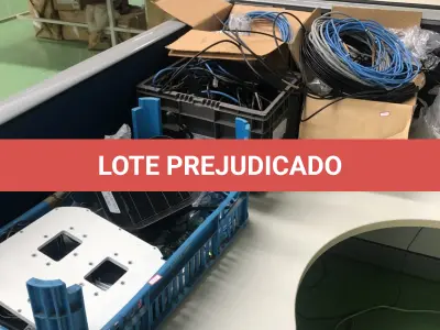 LOTE 322 - Exaustores, roteadores, equipamento de teste, cpu, monitor, teclado 