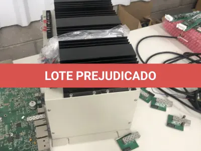 LOTE 285 - Roteador, equipamento de teste Acterna, cpu, fios, aparelhos de solda 