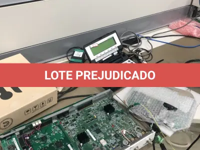 LOTE 305 - Antenas, cpu, modem, equipamento de teste, lupa, monitor teclado, mouse, exaustor