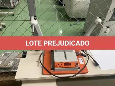 LOTE 568 - um contador de componentes em carretel
