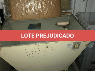 LOTE 508 - Mesa de inspeção 