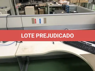 LOTE 319 - Placas de rede, equipamento de teste, telefones, teclados, 