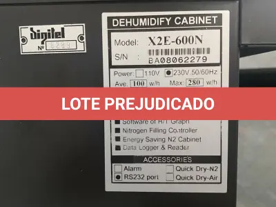 LOTE 569 - uma torre cabine  de desumidificação modelo X2E 600N com RS232 port
