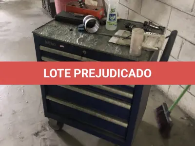 LOTE 559 - Carrinho de mecanico 