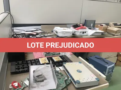 LOTE 295 - Roteadores, antenas, equipamento de teste, cabos 